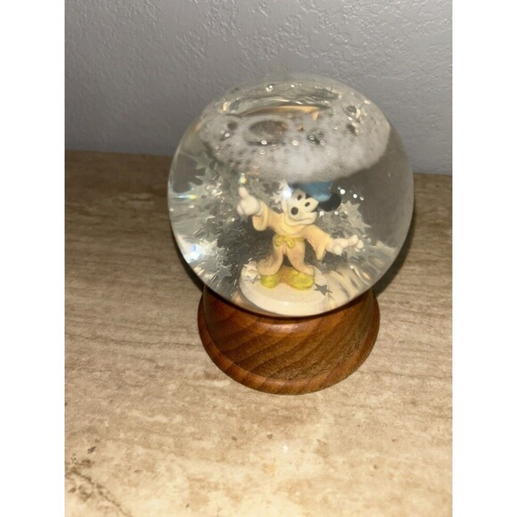 Disney Vintage The First Limited Edition Crystal Snow Globe Mickey Mouse - Picture 4 of 5